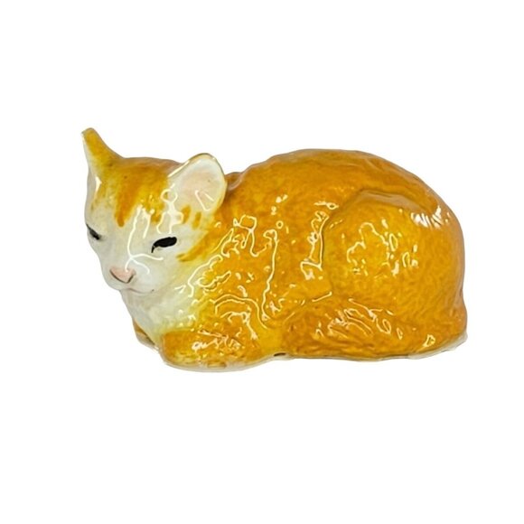 Hagen Renaker Orange Sleepy Fluffy Cat Miniature Figurine - Picture 1 of 8